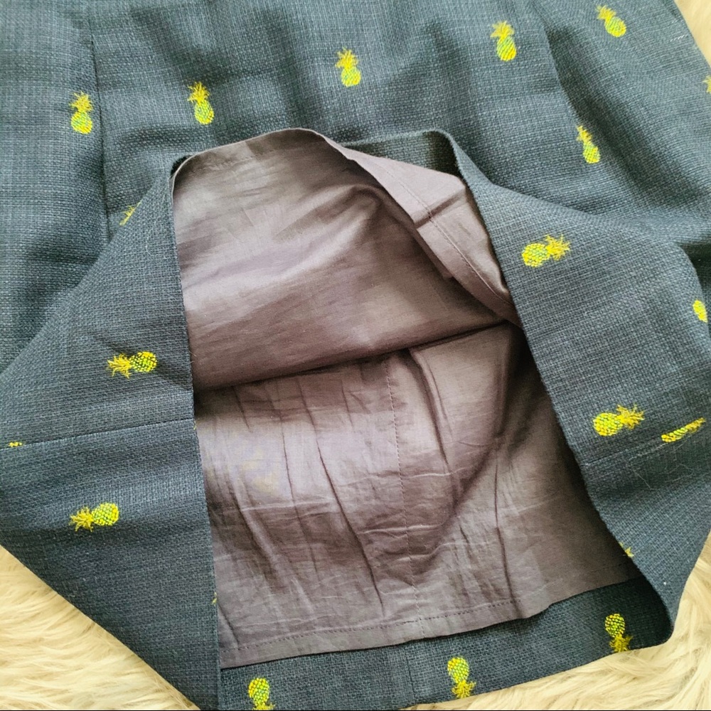 J crew mini 🍍 - Picture 3 of 8